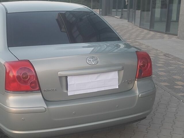 Серый Тойота Авенсис, объемом двигателя 2 л и пробегом 243 тыс. км за 5900 $, фото 3 на Automoto.ua