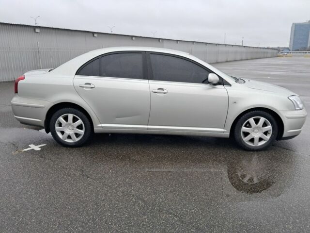 Серый Тойота Авенсис, объемом двигателя 1.8 л и пробегом 247 тыс. км за 4300 $, фото 2 на Automoto.ua