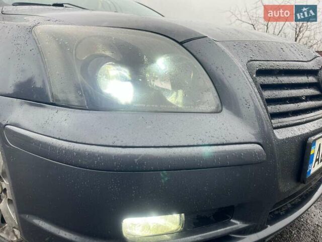 Серый Тойота Авенсис, объемом двигателя 1.79 л и пробегом 429 тыс. км за 6000 $, фото 18 на Automoto.ua