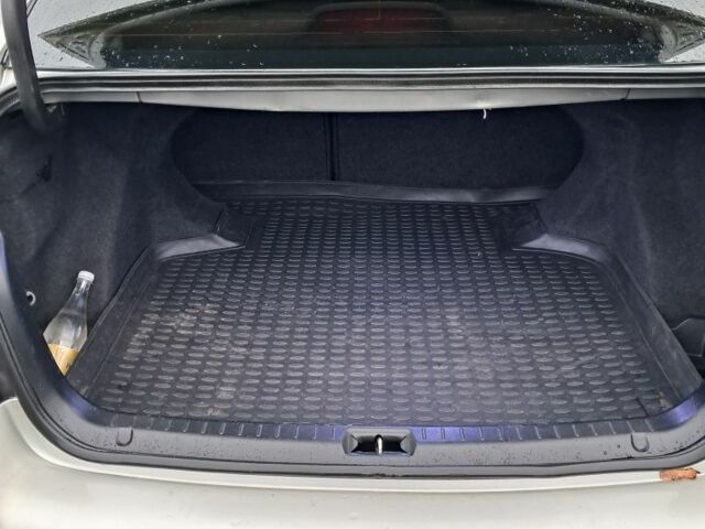 Серый Тойота Авенсис, объемом двигателя 1.8 л и пробегом 247 тыс. км за 4300 $, фото 7 на Automoto.ua