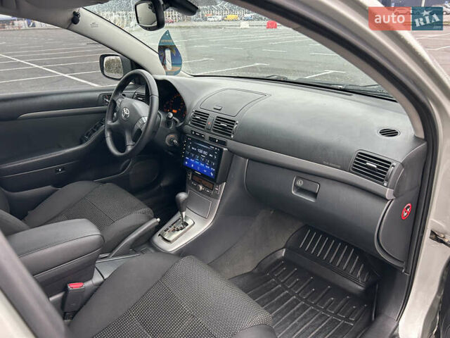 Сірий Тойота Авенсіс, об'ємом двигуна 1.8 л та пробігом 167 тис. км за 8700 $, фото 25 на Automoto.ua