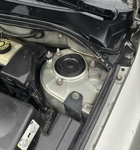 Серый Тойота Авенсис, объемом двигателя 2 л и пробегом 168 тыс. км за 6500 $, фото 3 на Automoto.ua