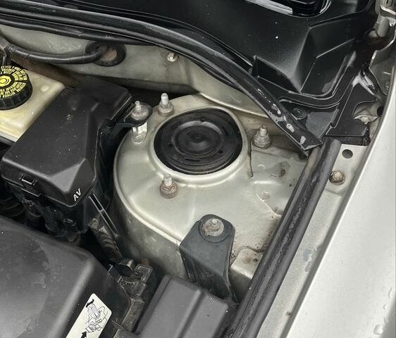 Сірий Тойота Авенсіс, об'ємом двигуна 2 л та пробігом 168 тис. км за 6500 $, фото 3 на Automoto.ua