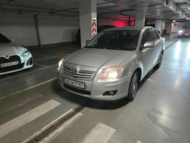 Серый Тойота Авенсис, объемом двигателя 1.8 л и пробегом 184 тыс. км за 5000 $, фото 4 на Automoto.ua