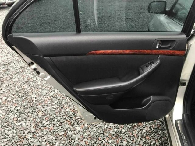 Сірий Тойота Авенсіс, об'ємом двигуна 1.8 л та пробігом 328 тис. км за 4790 $, фото 15 на Automoto.ua