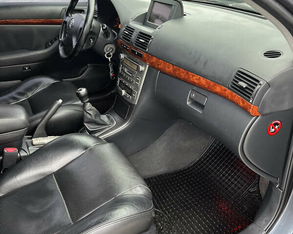 Серый Тойота Авенсис, объемом двигателя 2.23 л и пробегом 310 тыс. км за 6110 $, фото 12 на Automoto.ua