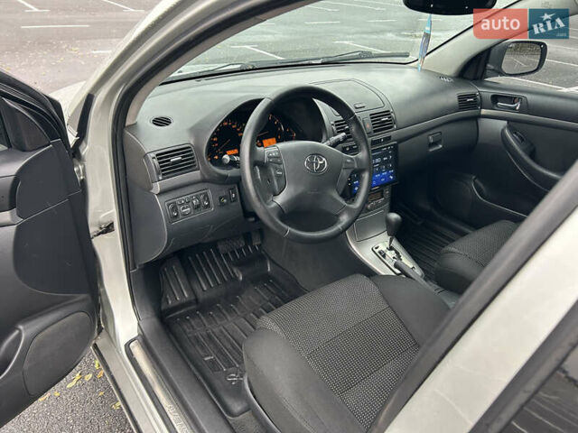 Сірий Тойота Авенсіс, об'ємом двигуна 1.8 л та пробігом 167 тис. км за 8700 $, фото 23 на Automoto.ua