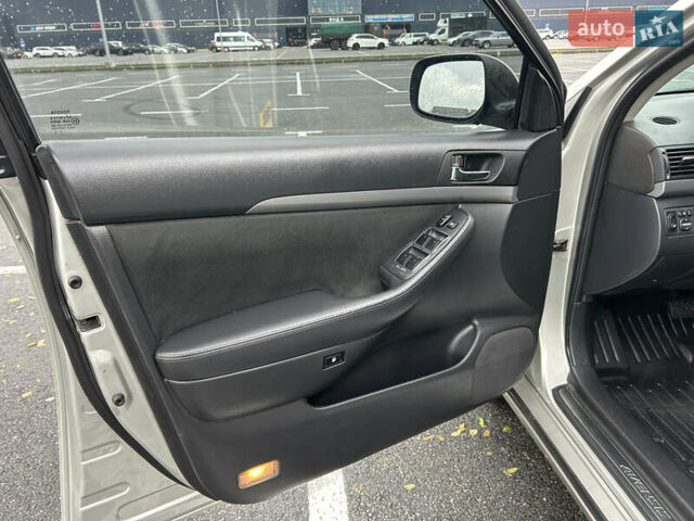 Сірий Тойота Авенсіс, об'ємом двигуна 1.8 л та пробігом 167 тис. км за 8700 $, фото 21 на Automoto.ua