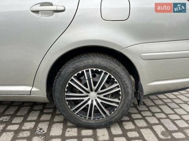 Сірий Тойота Авенсіс, об'ємом двигуна 1.8 л та пробігом 302 тис. км за 5300 $, фото 7 на Automoto.ua