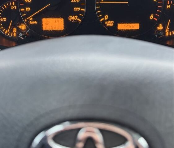 Серый Тойота Авенсис, объемом двигателя 2.2 л и пробегом 218 тыс. км за 6600 $, фото 12 на Automoto.ua