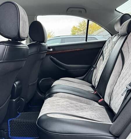 Сірий Тойота Авенсіс, об'ємом двигуна 2.2 л та пробігом 219 тис. км за 6600 $, фото 12 на Automoto.ua
