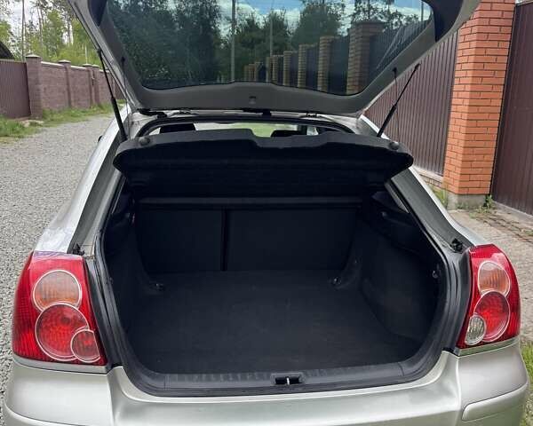 Серый Тойота Авенсис, объемом двигателя 2.2 л и пробегом 320 тыс. км за 6050 $, фото 8 на Automoto.ua