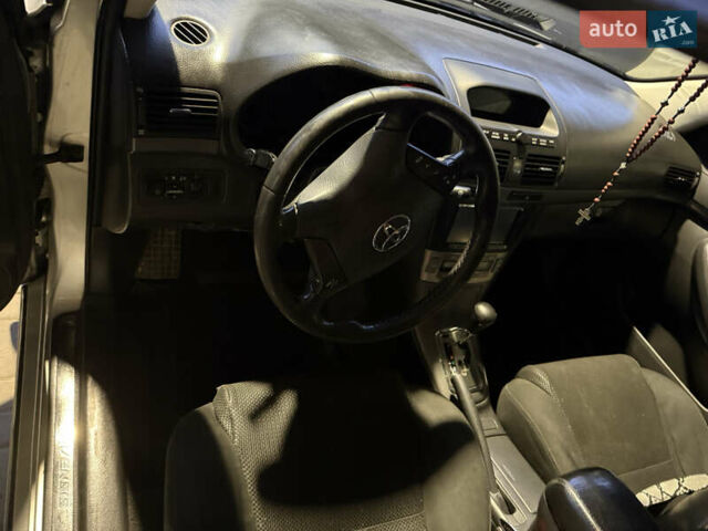 Серый Тойота Авенсис, объемом двигателя 1.8 л и пробегом 476 тыс. км за 5000 $, фото 3 на Automoto.ua