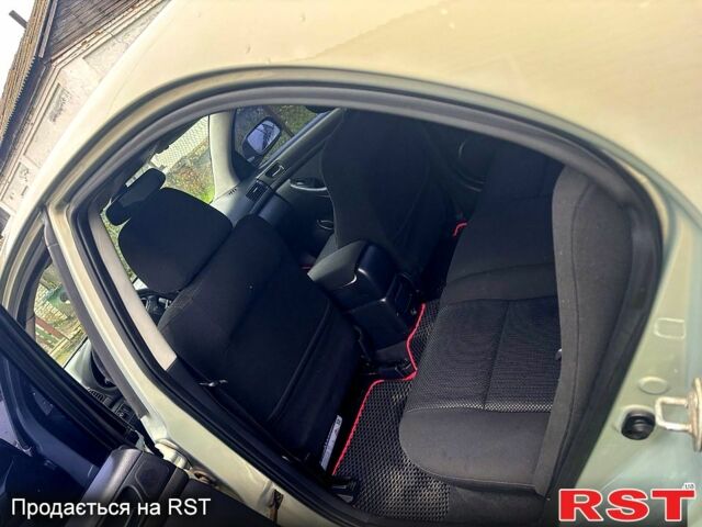 Серый Тойота Авенсис, объемом двигателя 2.2 л и пробегом 200 тыс. км за 6000 $, фото 5 на Automoto.ua