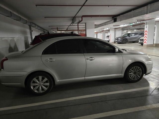 Серый Тойота Авенсис, объемом двигателя 1.8 л и пробегом 184 тыс. км за 5000 $, фото 2 на Automoto.ua