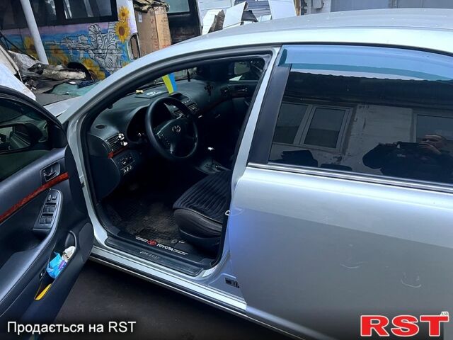 Сірий Тойота Авенсіс, об'ємом двигуна 2.4 л та пробігом 200 тис. км за 5300 $, фото 9 на Automoto.ua