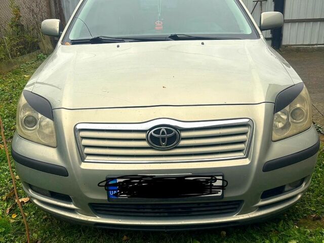 Серый Тойота Авенсис, объемом двигателя 2.2 л и пробегом 200 тыс. км за 6000 $, фото 1 на Automoto.ua