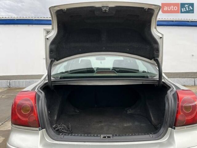 Серый Тойота Авенсис, объемом двигателя 2 л и пробегом 371 тыс. км за 5500 $, фото 23 на Automoto.ua