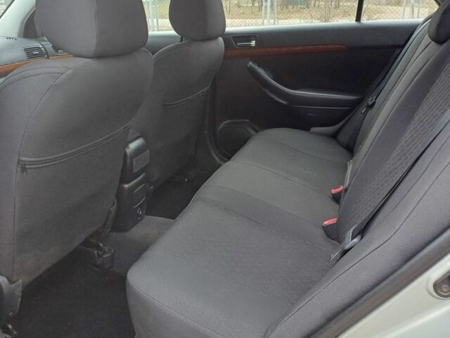 Серый Тойота Авенсис, объемом двигателя 1.8 л и пробегом 170 тыс. км за 7500 $, фото 6 на Automoto.ua