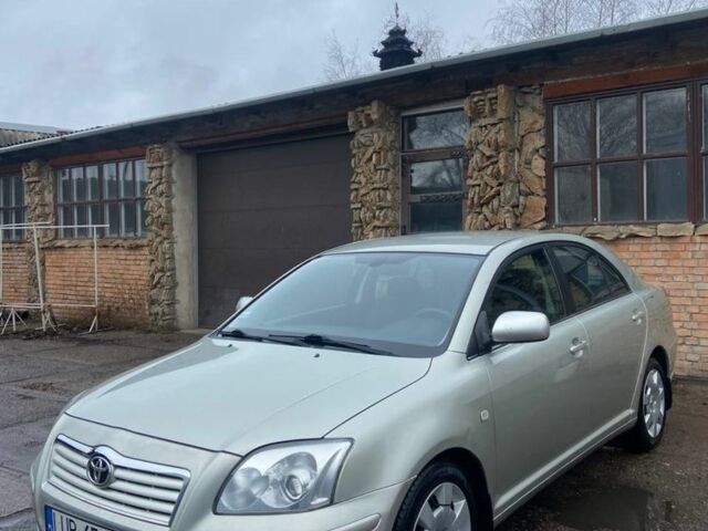 Серый Тойота Авенсис, объемом двигателя 1.8 л и пробегом 230 тыс. км за 2900 $, фото 1 на Automoto.ua