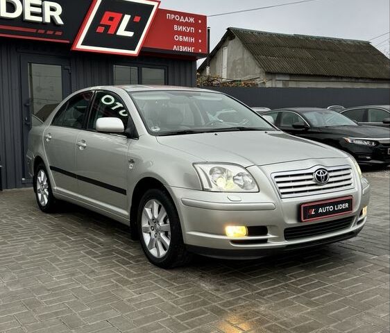 Серый Тойота Авенсис, объемом двигателя 2.2 л и пробегом 218 тыс. км за 6600 $, фото 1 на Automoto.ua