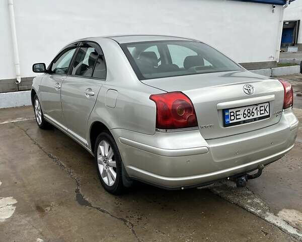 Серый Тойота Авенсис, объемом двигателя 2 л и пробегом 371 тыс. км за 5500 $, фото 3 на Automoto.ua