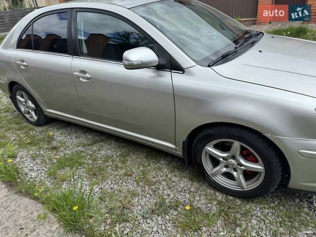 Серый Тойота Авенсис, объемом двигателя 2.2 л и пробегом 320 тыс. км за 6050 $, фото 3 на Automoto.ua