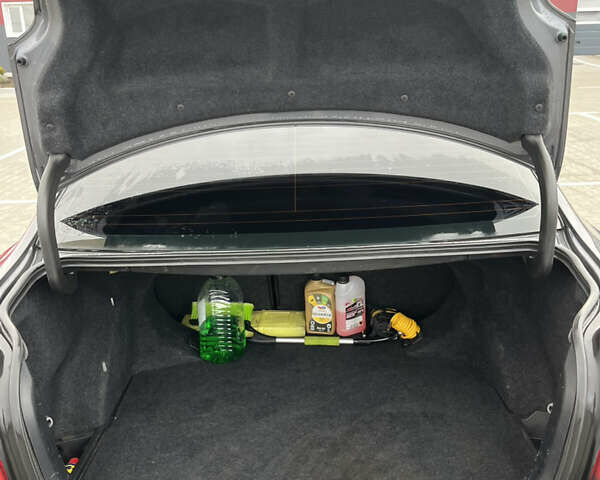 Серый Тойота Авенсис, объемом двигателя 2.23 л и пробегом 310 тыс. км за 6110 $, фото 13 на Automoto.ua