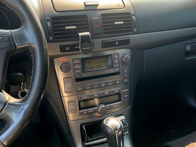 Серый Тойота Авенсис, объемом двигателя 1.8 л и пробегом 250 тыс. км за 6300 $, фото 4 на Automoto.ua