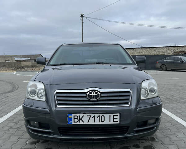 Серый Тойота Авенсис, объемом двигателя 2.23 л и пробегом 310 тыс. км за 6110 $, фото 3 на Automoto.ua