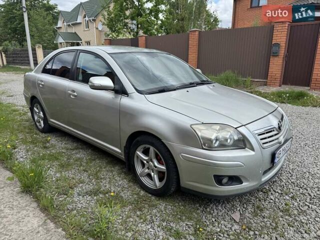 Серый Тойота Авенсис, объемом двигателя 2.2 л и пробегом 320 тыс. км за 6050 $, фото 4 на Automoto.ua