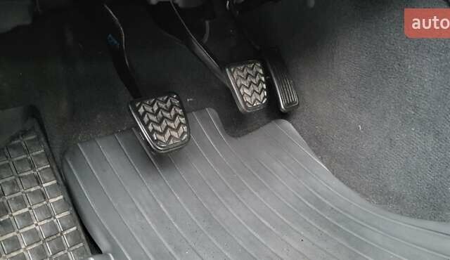 Серый Тойота Авенсис, объемом двигателя 1.79 л и пробегом 94 тыс. км за 6950 $, фото 23 на Automoto.ua