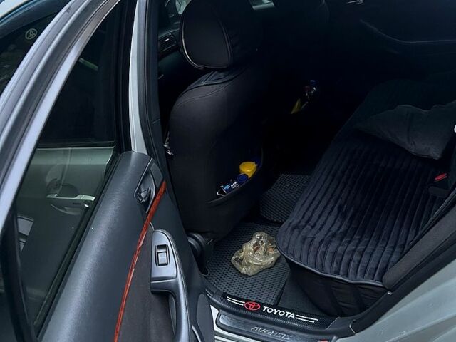 Сірий Тойота Авенсіс, об'ємом двигуна 2.4 л та пробігом 200 тис. км за 5300 $, фото 6 на Automoto.ua