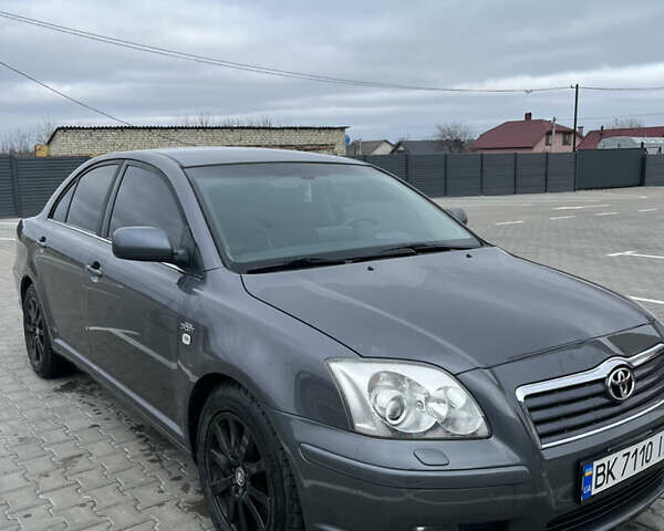 Серый Тойота Авенсис, объемом двигателя 2.23 л и пробегом 310 тыс. км за 6110 $, фото 2 на Automoto.ua