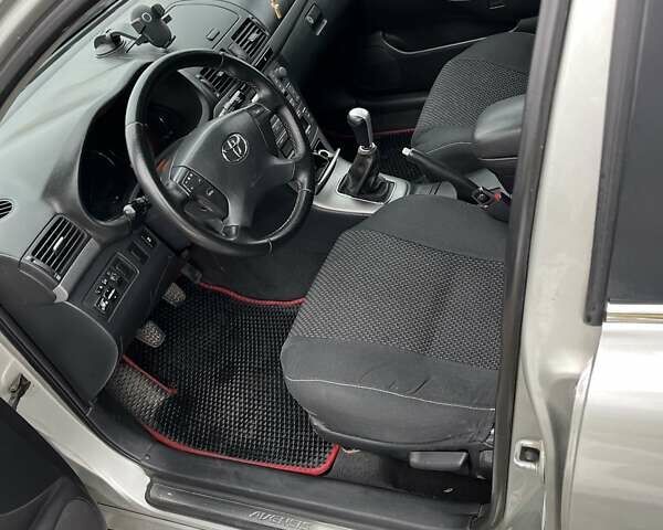 Сірий Тойота Авенсіс, об'ємом двигуна 1.8 л та пробігом 302 тис. км за 5300 $, фото 13 на Automoto.ua