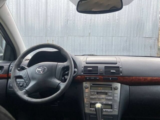 Серый Тойота Авенсис, объемом двигателя 1.8 л и пробегом 230 тыс. км за 2900 $, фото 5 на Automoto.ua
