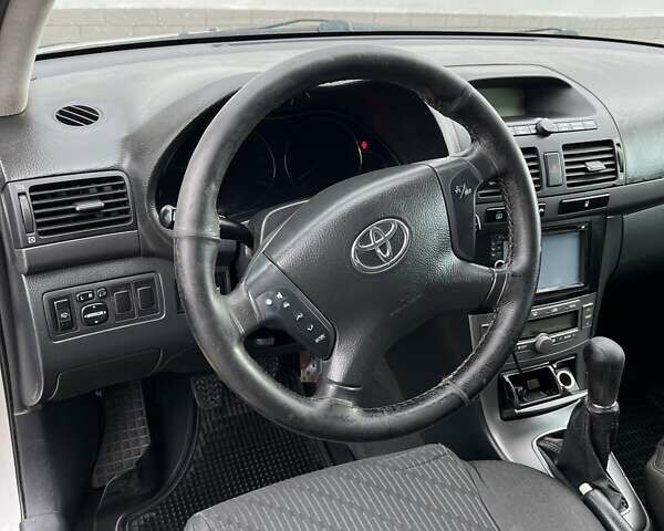 Серый Тойота Авенсис, объемом двигателя 2 л и пробегом 371 тыс. км за 5500 $, фото 18 на Automoto.ua