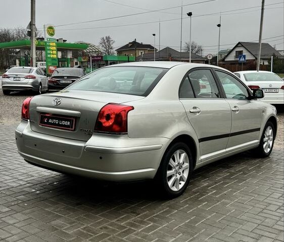 Серый Тойота Авенсис, объемом двигателя 2.2 л и пробегом 218 тыс. км за 6600 $, фото 3 на Automoto.ua