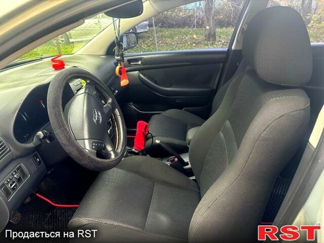 Серый Тойота Авенсис, объемом двигателя 2.2 л и пробегом 200 тыс. км за 6000 $, фото 3 на Automoto.ua