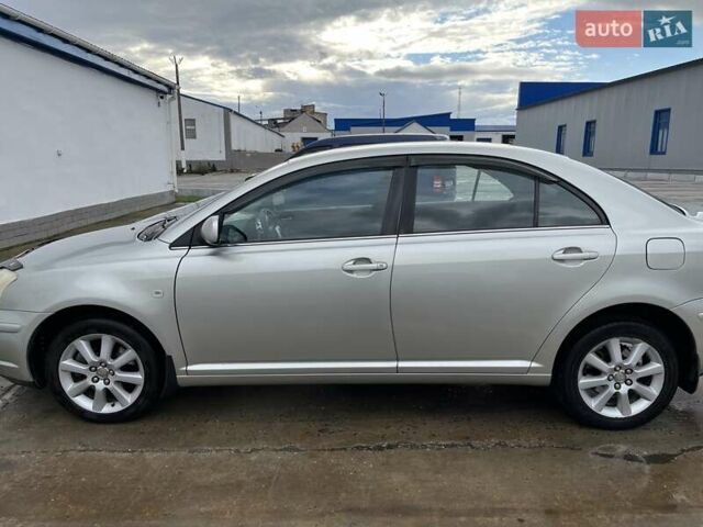 Серый Тойота Авенсис, объемом двигателя 2 л и пробегом 371 тыс. км за 5500 $, фото 2 на Automoto.ua
