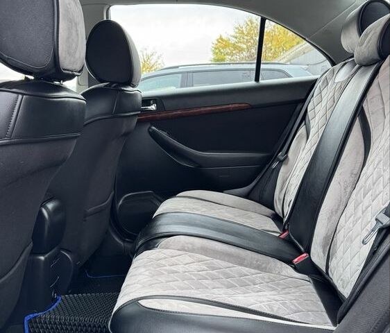 Серый Тойота Авенсис, объемом двигателя 2.2 л и пробегом 218 тыс. км за 6600 $, фото 15 на Automoto.ua
