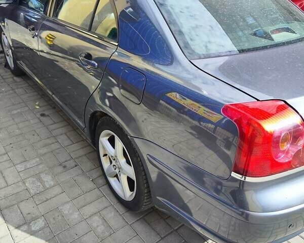 Серый Тойота Авенсис, объемом двигателя 2.2 л и пробегом 310 тыс. км за 5500 $, фото 2 на Automoto.ua