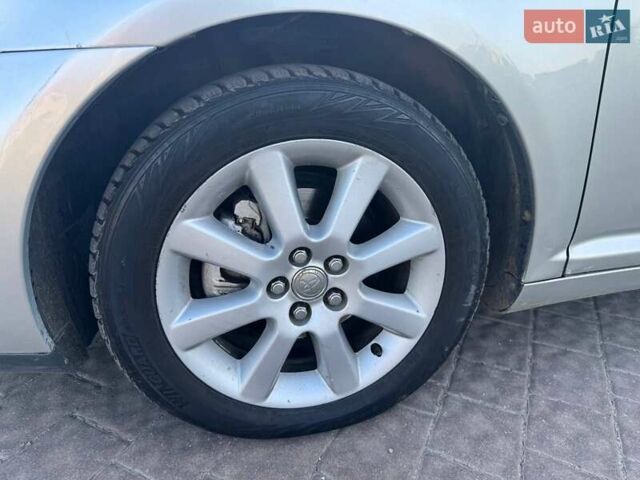 Сірий Тойота Авенсіс, об'ємом двигуна 1.8 л та пробігом 260 тис. км за 5800 $, фото 12 на Automoto.ua