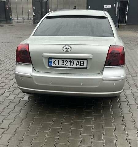 Серый Тойота Авенсис, объемом двигателя 2 л и пробегом 168 тыс. км за 6500 $, фото 1 на Automoto.ua