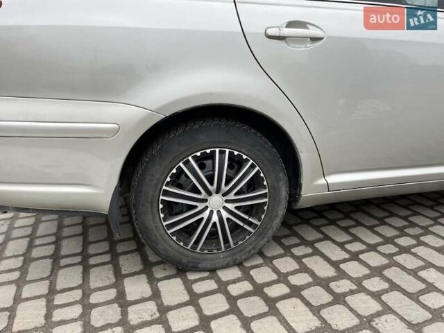 Сірий Тойота Авенсіс, об'ємом двигуна 1.8 л та пробігом 302 тис. км за 5300 $, фото 6 на Automoto.ua