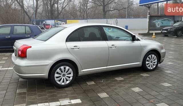 Серый Тойота Авенсис, объемом двигателя 1.79 л и пробегом 94 тыс. км за 6950 $, фото 4 на Automoto.ua