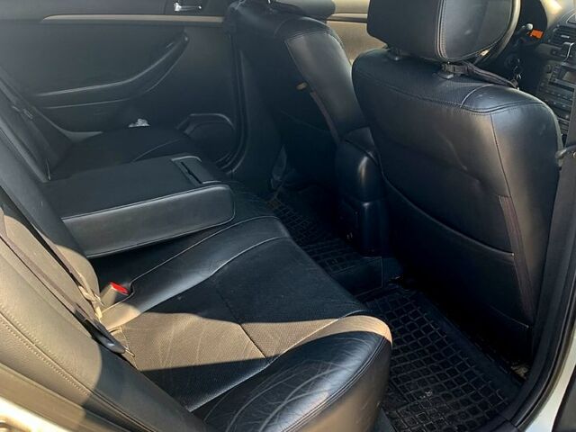 Серый Тойота Авенсис, объемом двигателя 1.8 л и пробегом 250 тыс. км за 6300 $, фото 2 на Automoto.ua