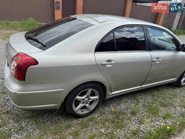 Серый Тойота Авенсис, объемом двигателя 2.2 л и пробегом 320 тыс. км за 6050 $, фото 5 на Automoto.ua