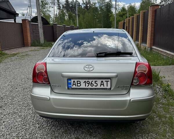 Серый Тойота Авенсис, объемом двигателя 2.2 л и пробегом 320 тыс. км за 6050 $, фото 6 на Automoto.ua
