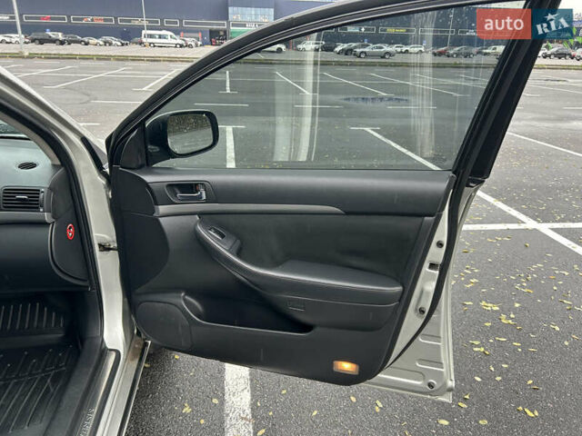 Сірий Тойота Авенсіс, об'ємом двигуна 1.8 л та пробігом 167 тис. км за 8700 $, фото 24 на Automoto.ua